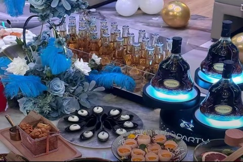 开远金界JJHOUSE酒吧招聘,开远金界JJHOUSE酒吧,和谐氛围激发职场无限潜能